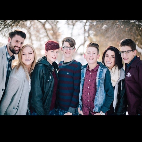 Meet your Posher, Kenzie - Picture 6 of 6